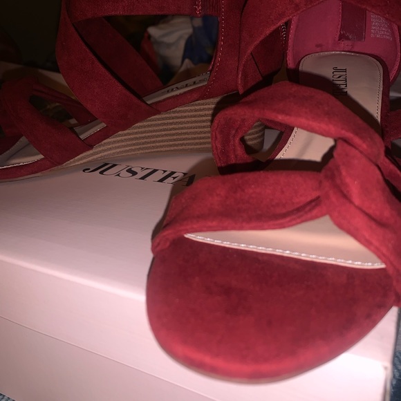 *NEW* JustFab Ismay Burgundy Brick Red Wedges - Picture 12 of 16